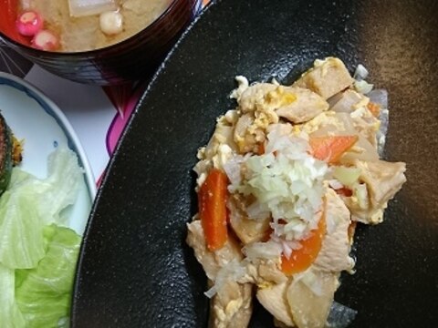 車麩でヘルシーかさ増し！鶏胸肉中華風しみトロ卵とじ